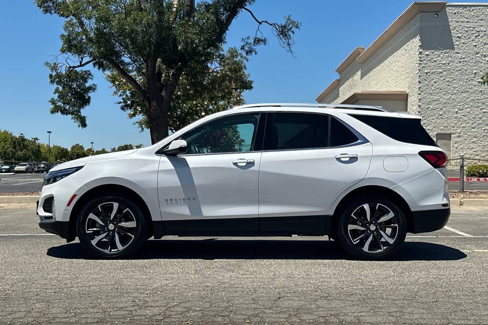 Thumbnail: 2023 Chevrolet Equinox - 4