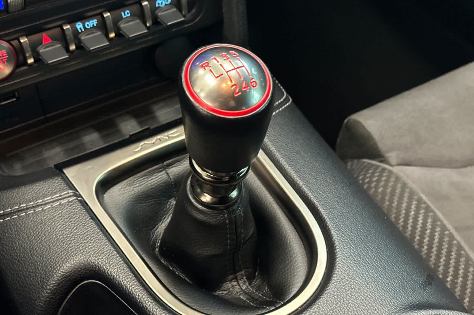 Thumbnail: 2020 Ford Econoline - 21