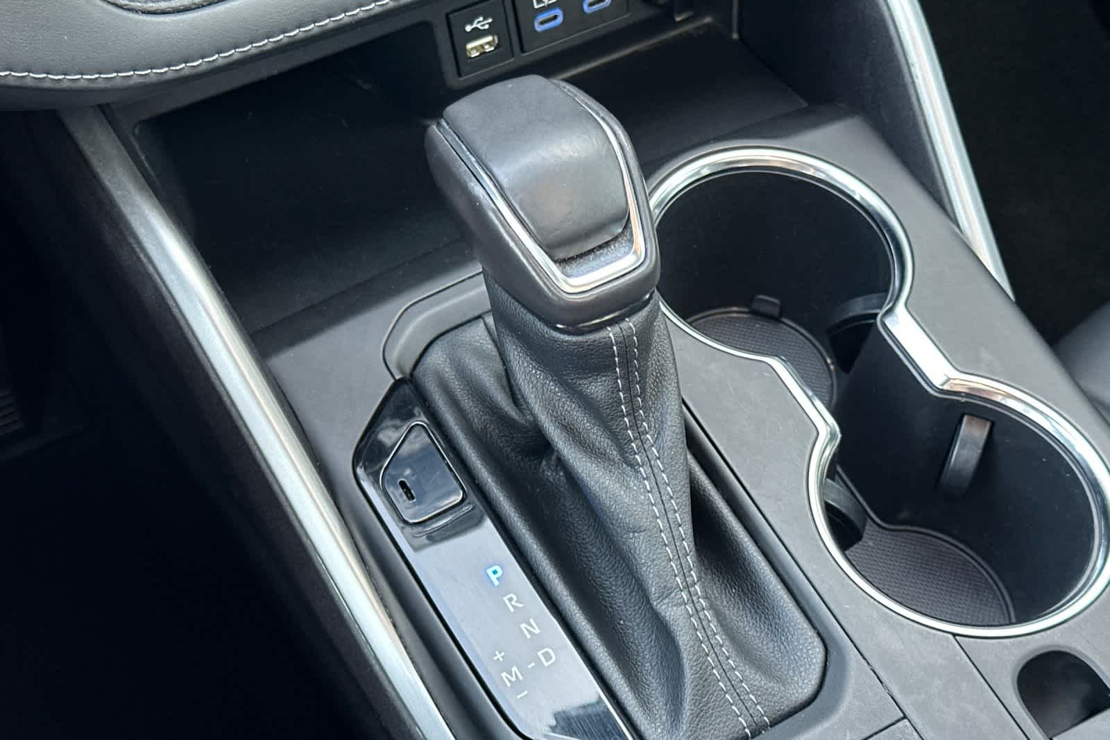 Thumbnail: 2022 Toyota Highlander - 22