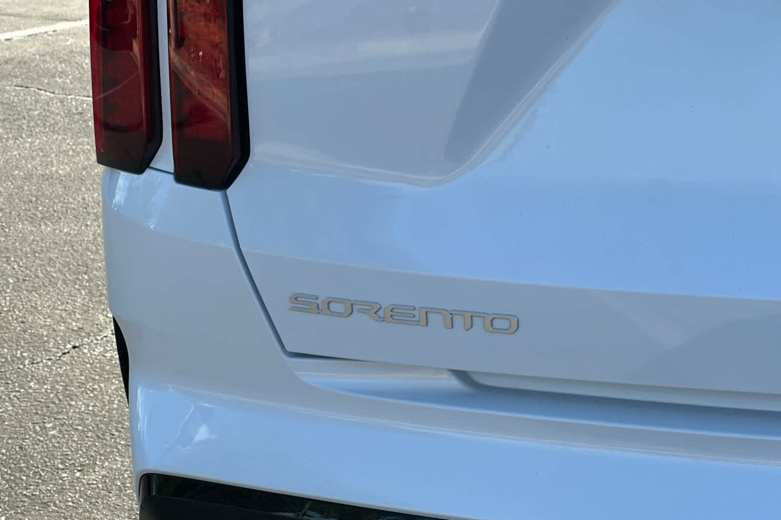 Thumbnail: 2023 Kia Sorento - 27