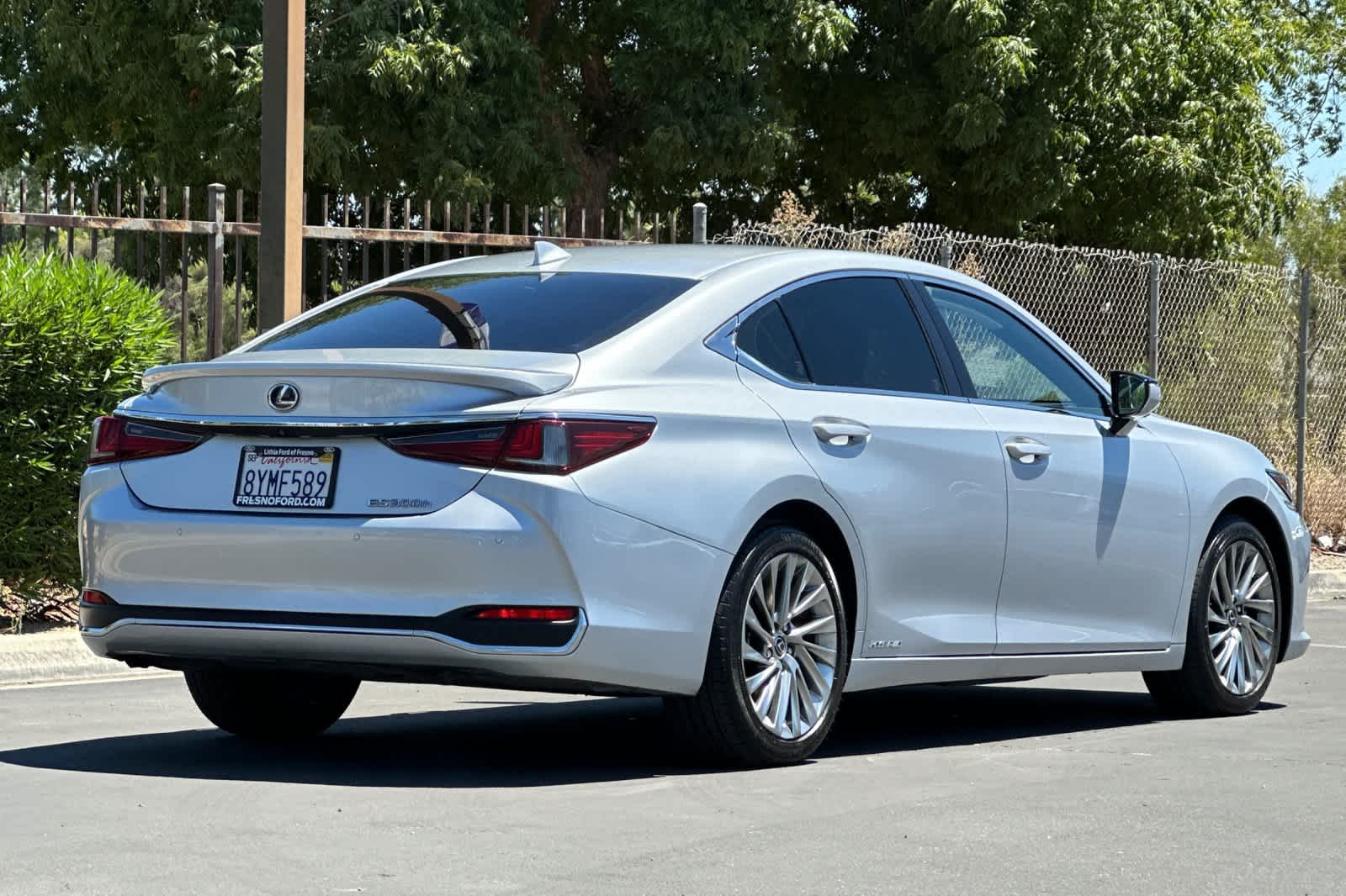 Thumbnail: 2019 Lexus ES - 2