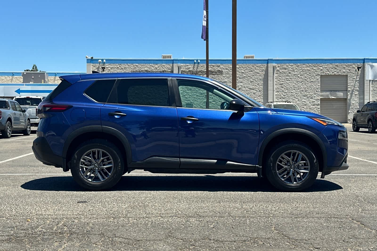 Thumbnail: 2023 Nissan Rogue - 7