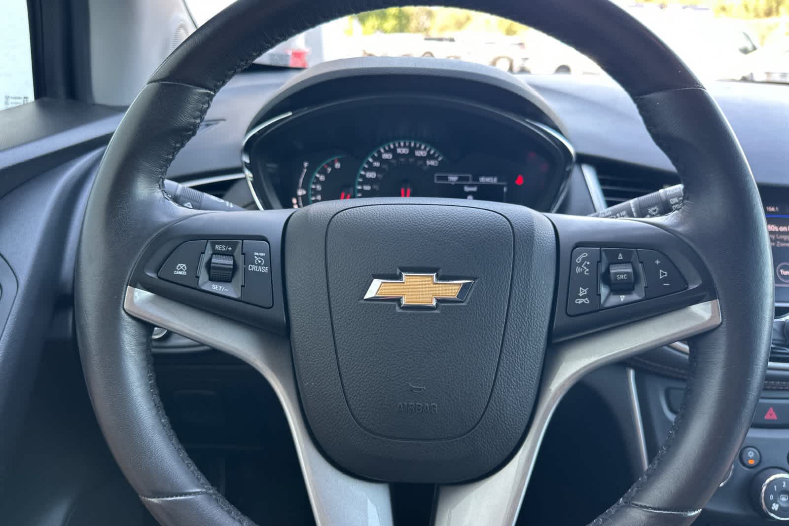 Thumbnail: 2022 Chevrolet Trax - 23
