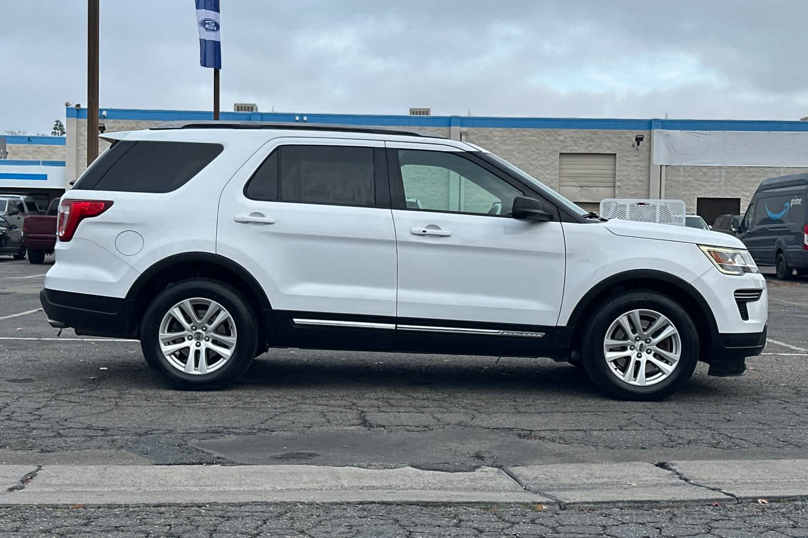 Thumbnail: 2018 Ford Explorer - 8