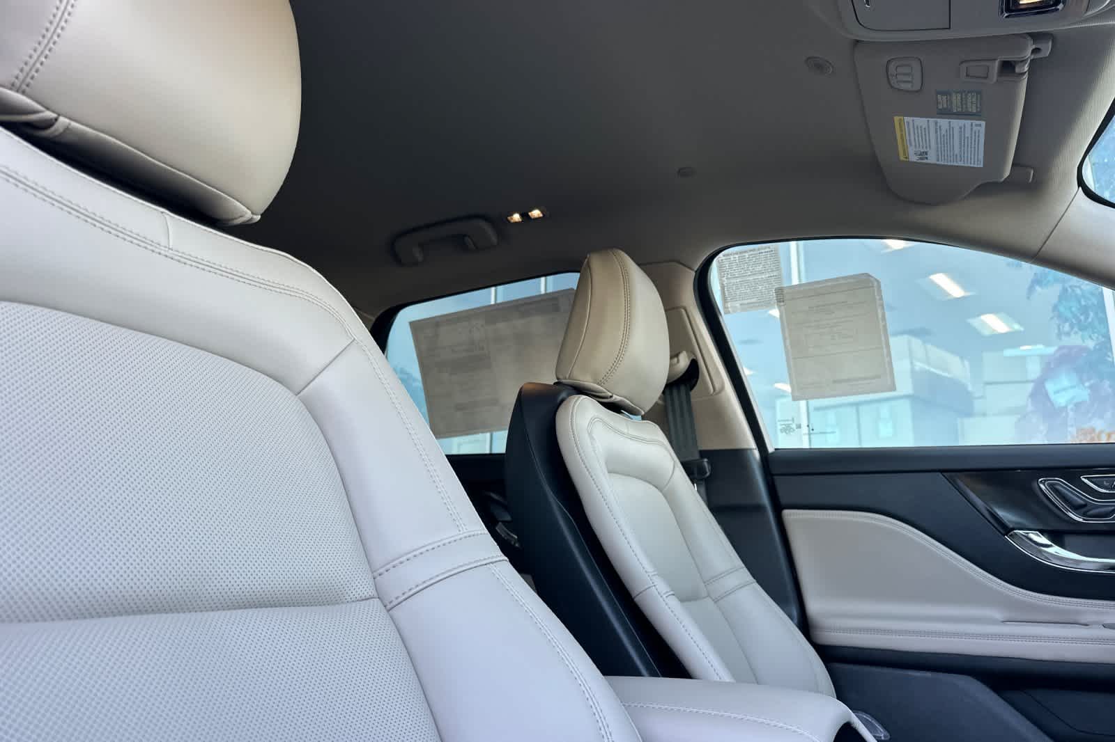 Thumbnail: 2025 Lincoln Corsair - 18