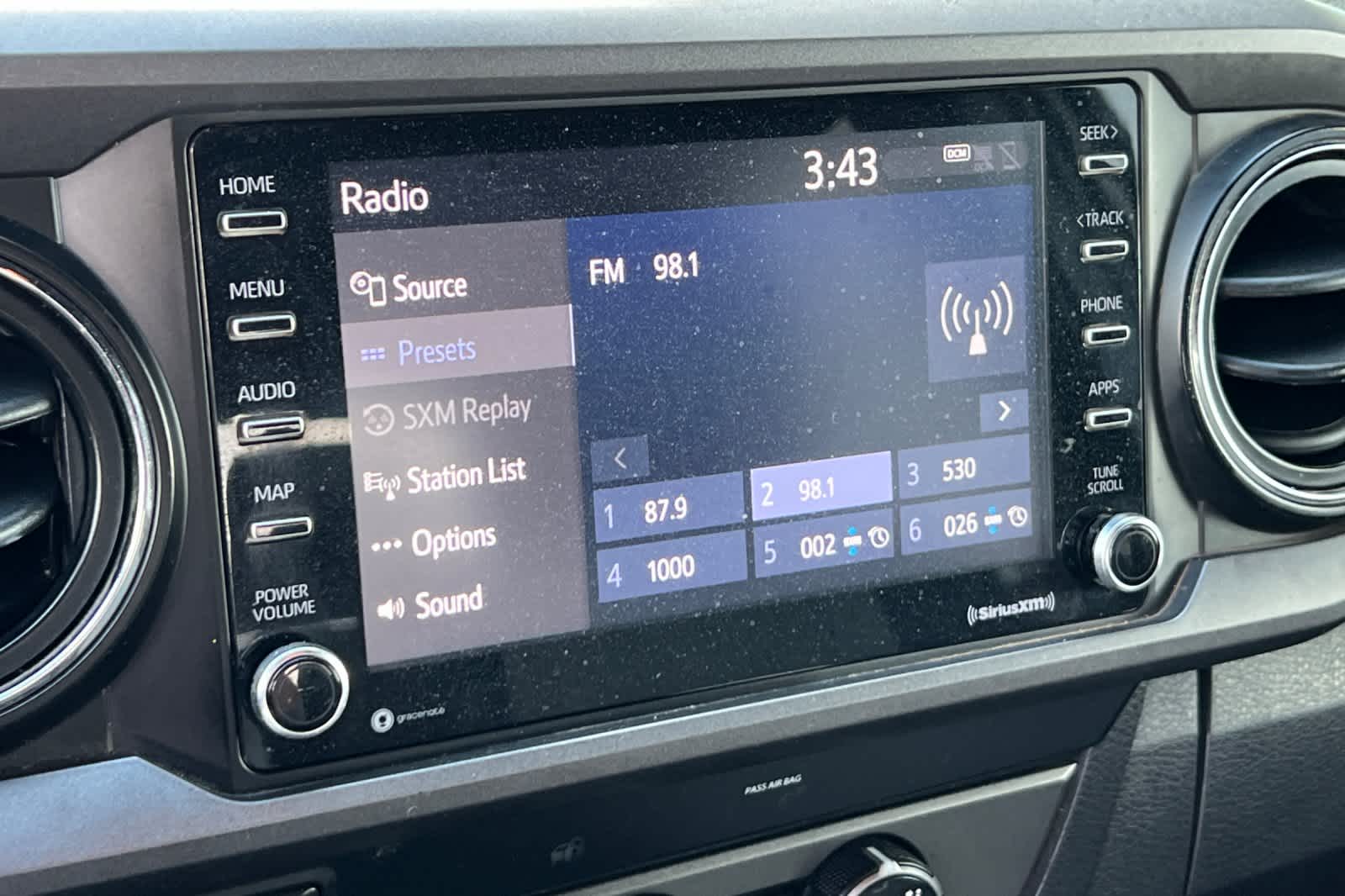 Thumbnail: 2020 Toyota Tacoma - 17