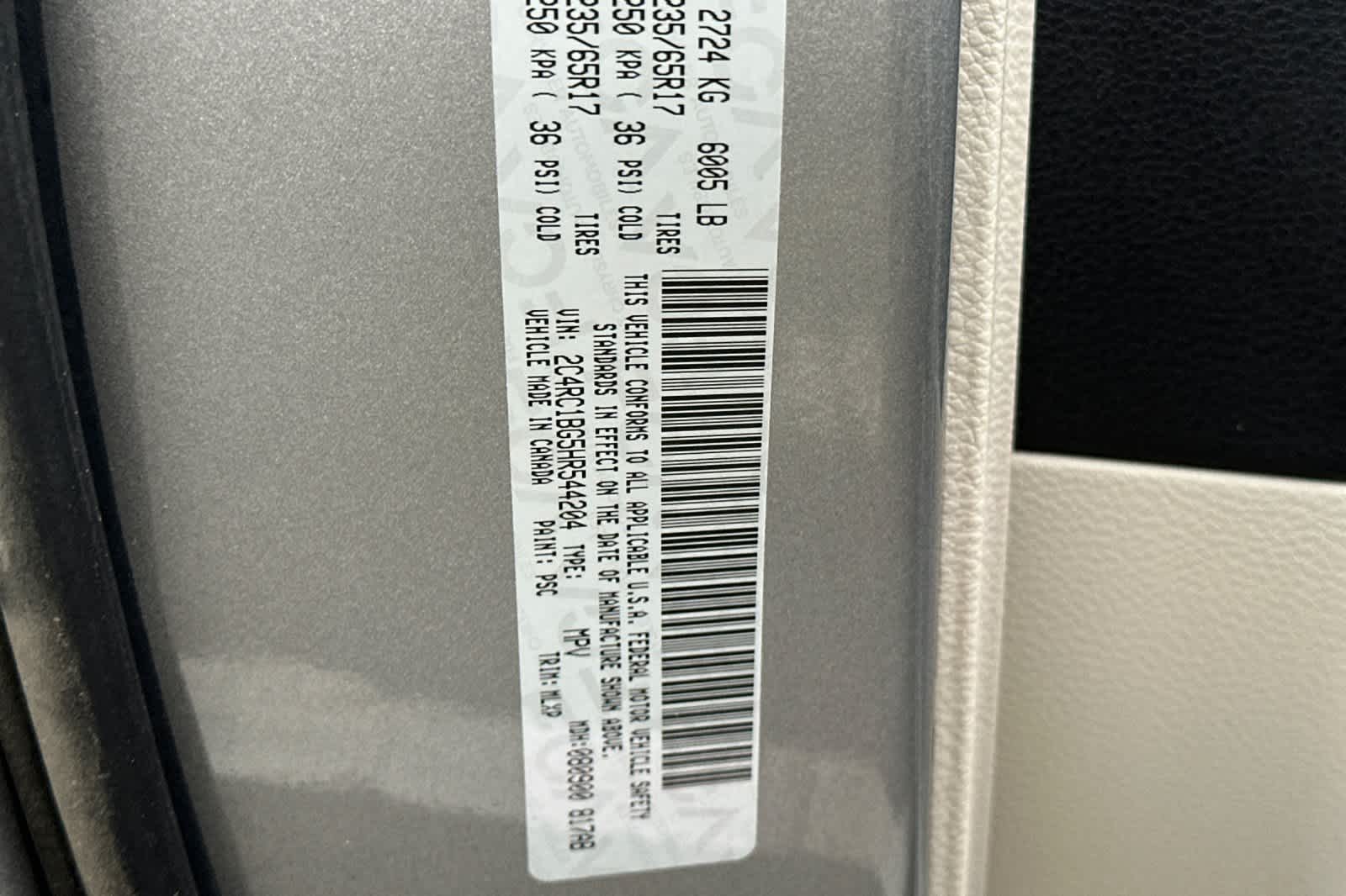 Thumbnail: 2017 Chrysler Pacifica - 30