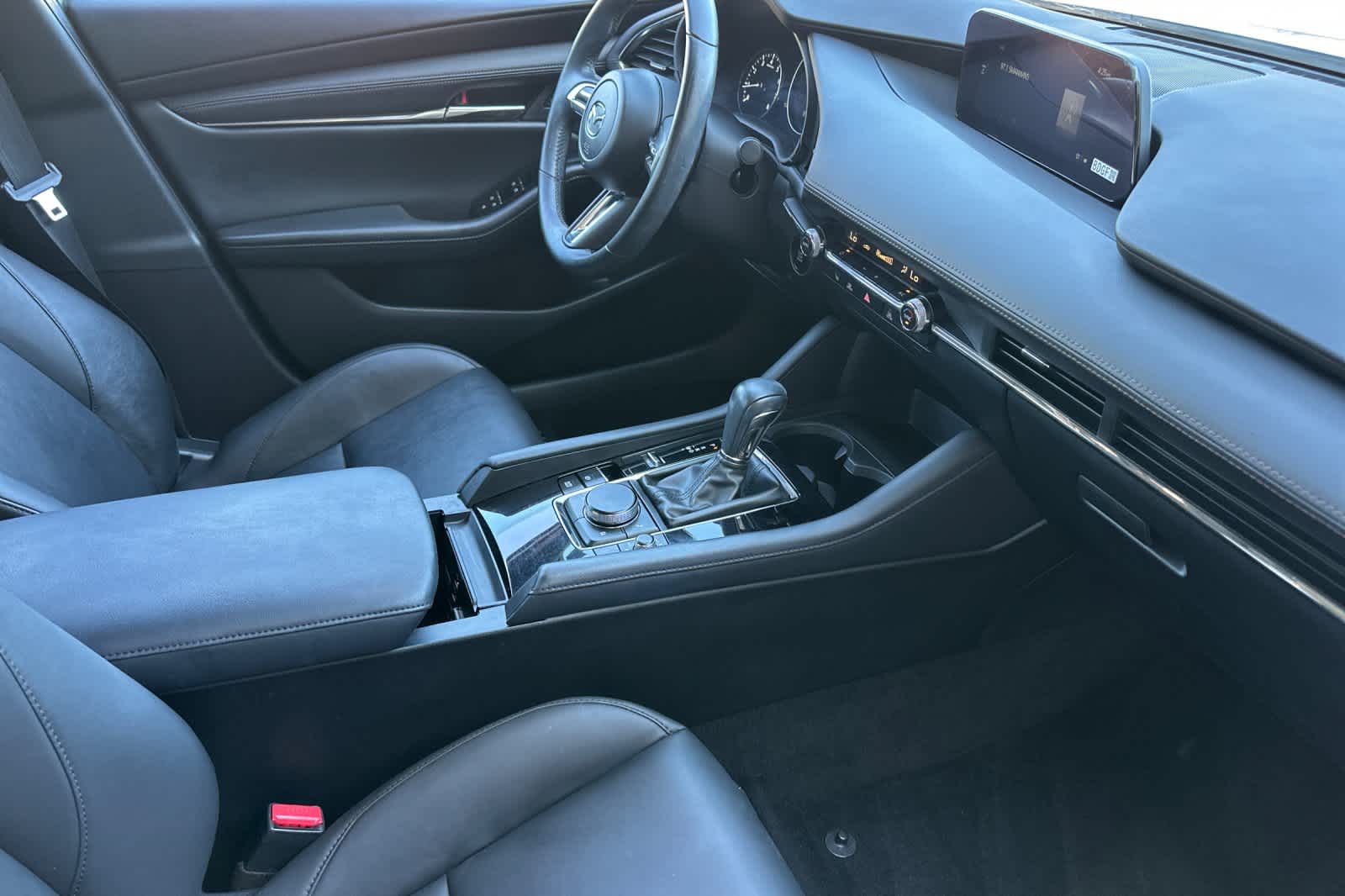 Thumbnail: 2022 Mazda Mazda3 - 16