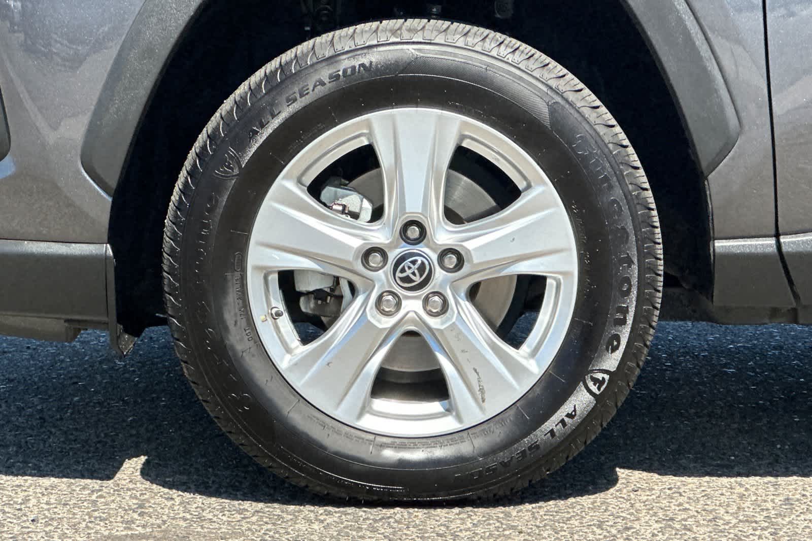 Thumbnail: 2021 Toyota RAV4 - 24