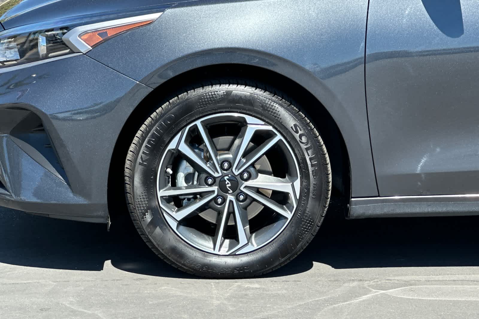 Thumbnail: 2024 Kia Forte - 25