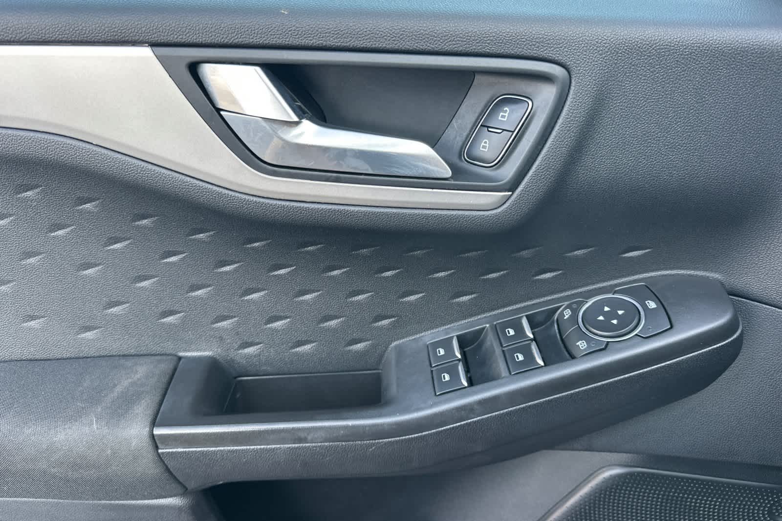 Thumbnail: 2020 Ford Escape - 12