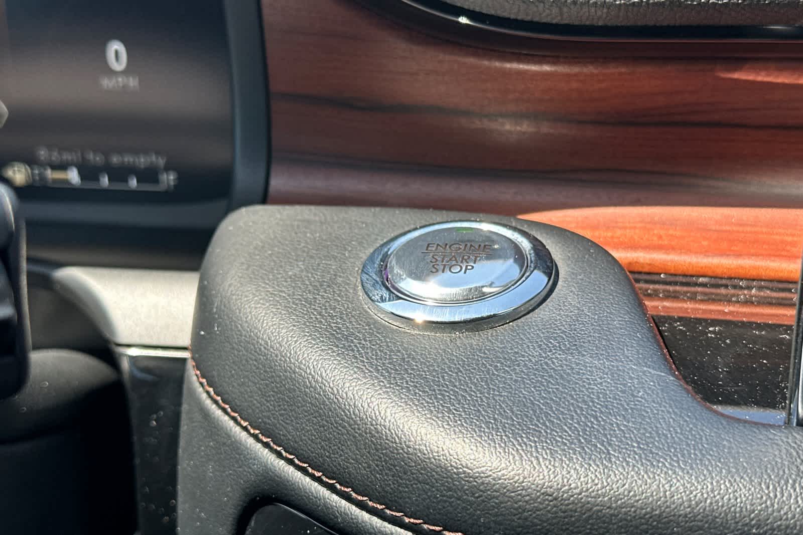 Thumbnail: 2022 Lincoln Aviator - 24