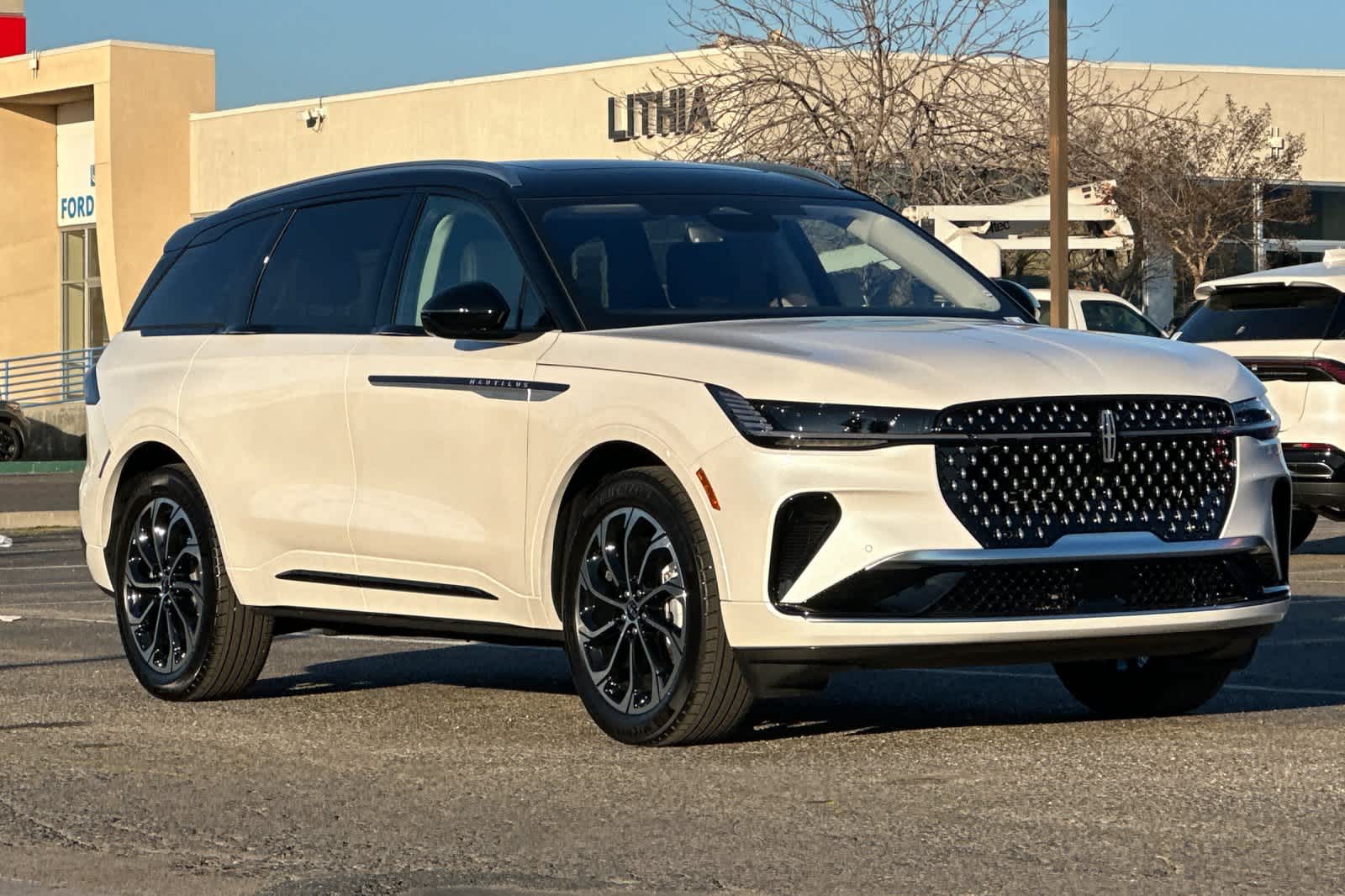 Thumbnail: 2026 Lincoln Nautilus - 10