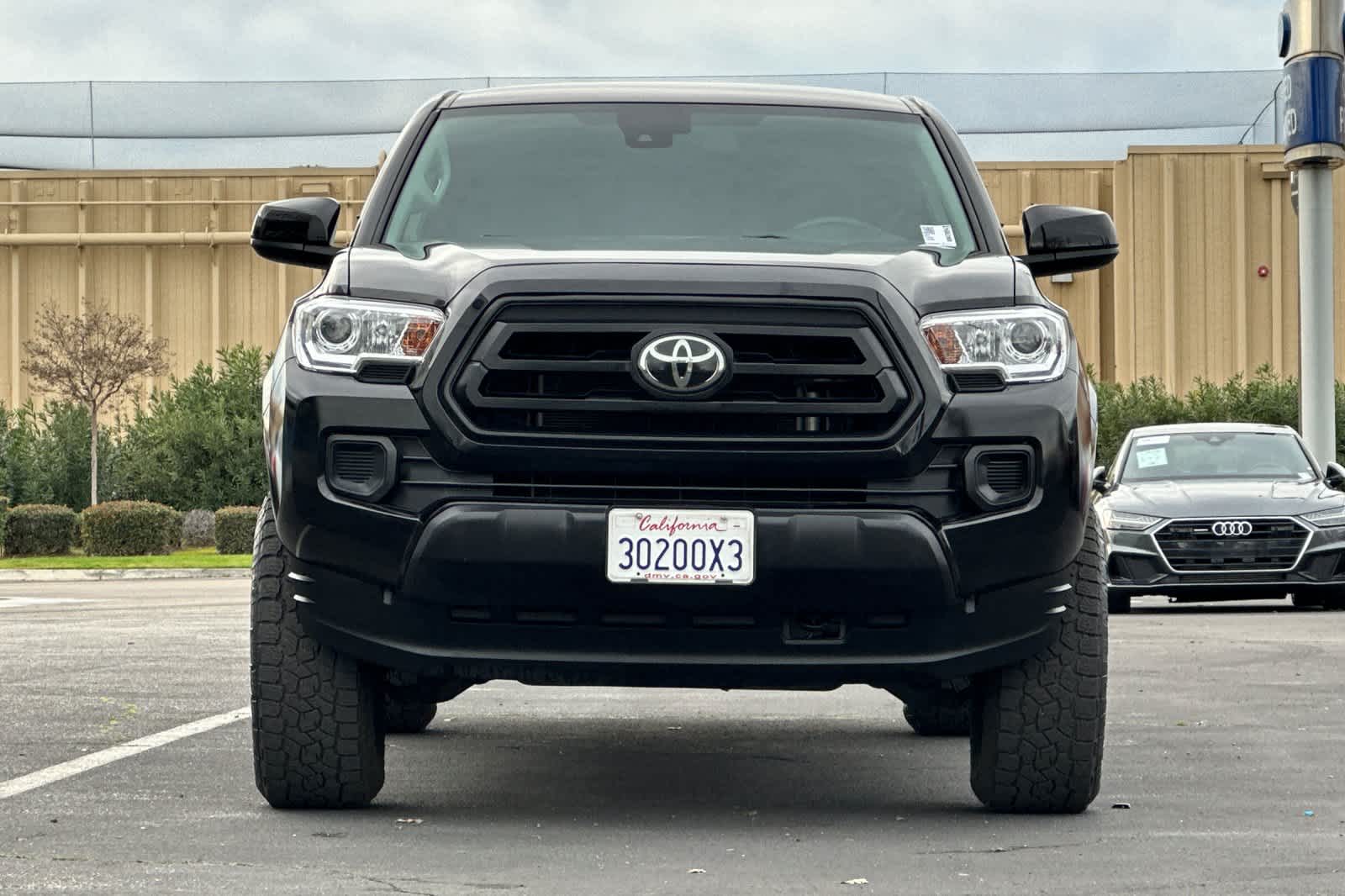 Thumbnail: 2022 Toyota Tacoma - 10