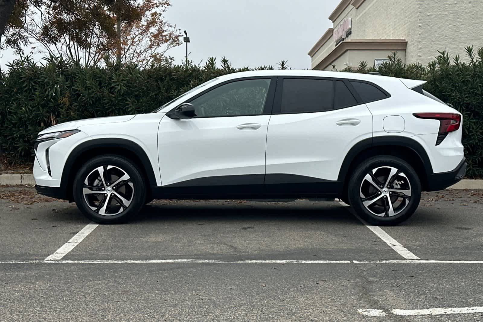 Thumbnail: 2025 Chevrolet Trax - 6