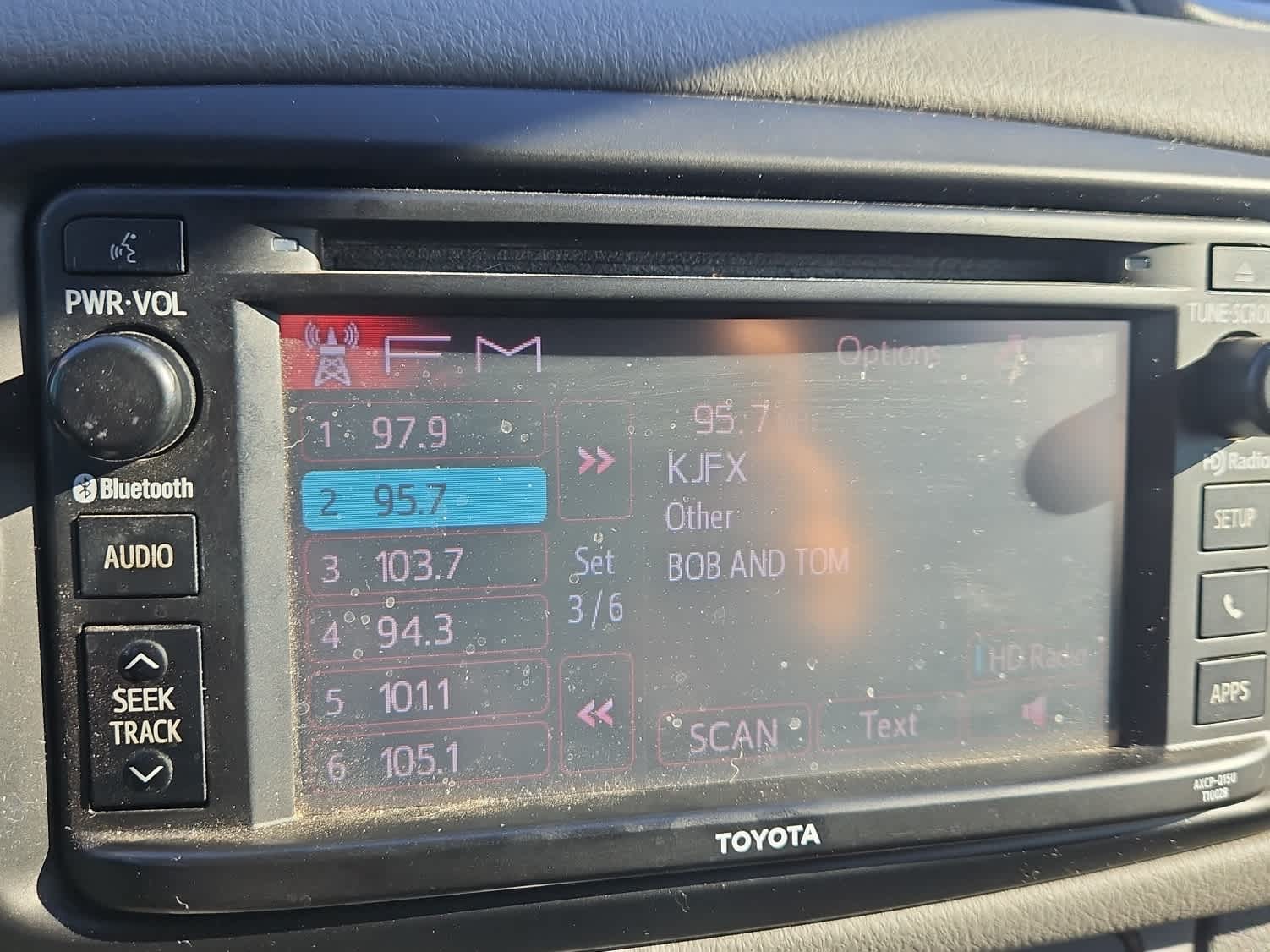 Thumbnail: 2015 Toyota Yaris - 15