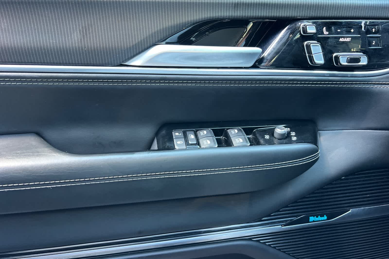 Thumbnail: 2024 Jeep Grand Wagoneer L - 13