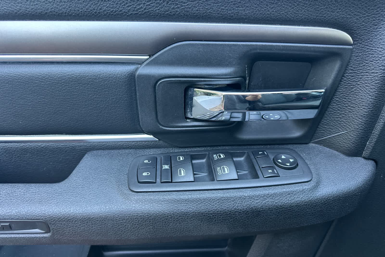 Thumbnail: 2024 RAM 1500 Classic - 12