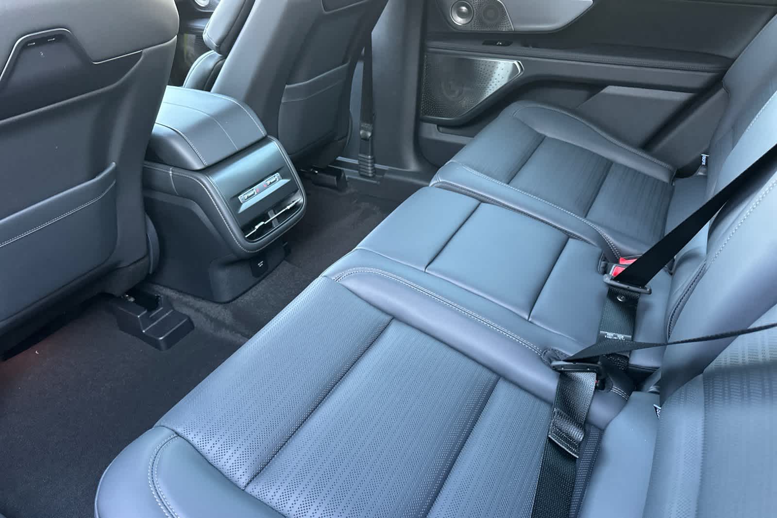 Thumbnail: 2026 Lincoln Nautilus - 4