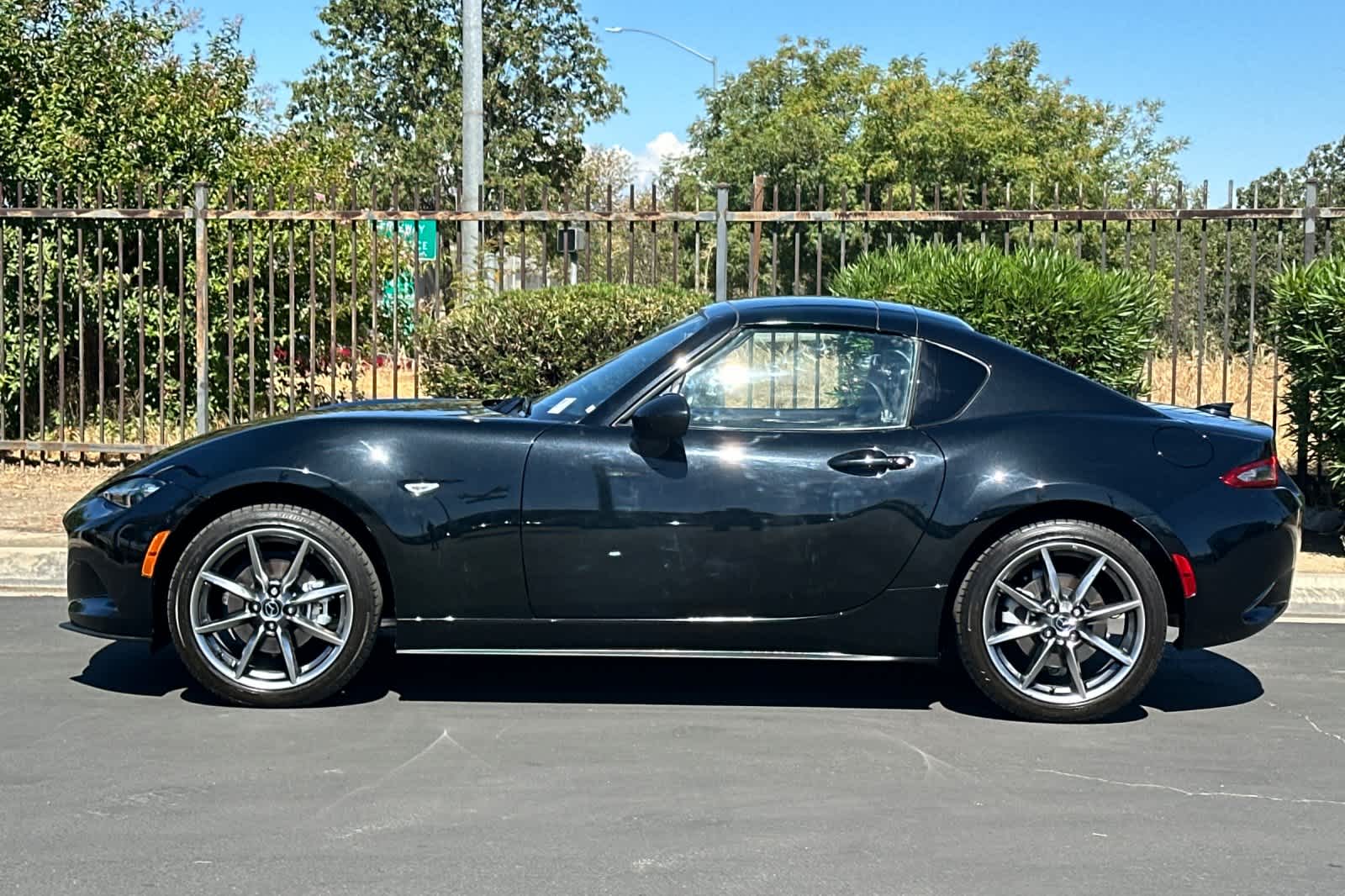 Thumbnail: 2023 Mazda MX-5 Miata - 3