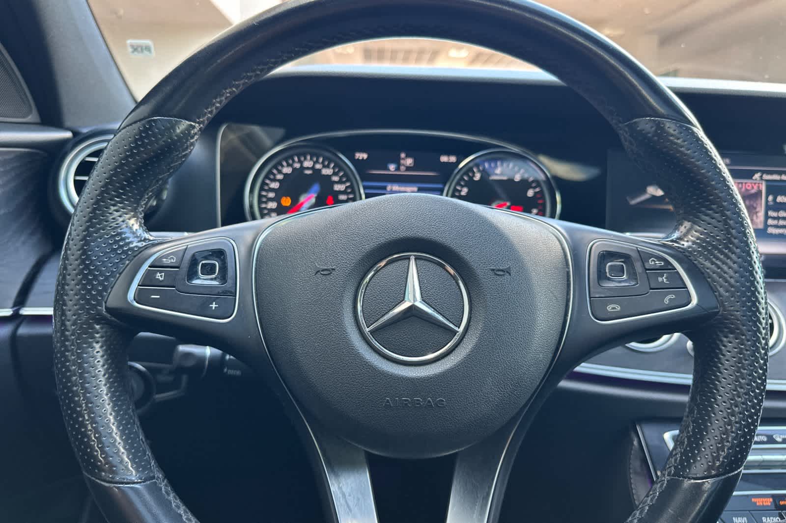 Thumbnail: 2017 Mercedes-Benz E-Class - 24