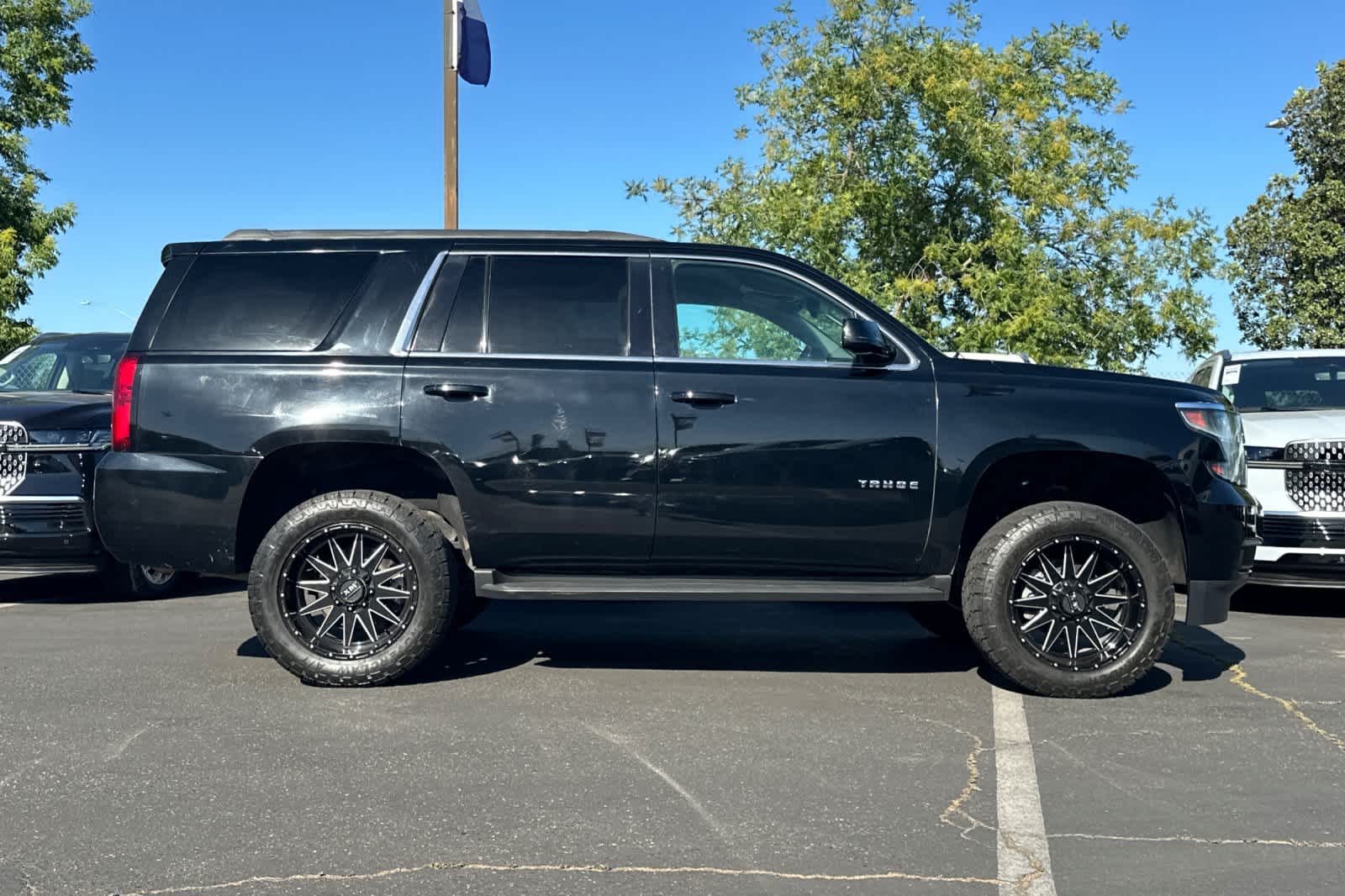 Thumbnail: 2019 Chevrolet Tahoe - 7