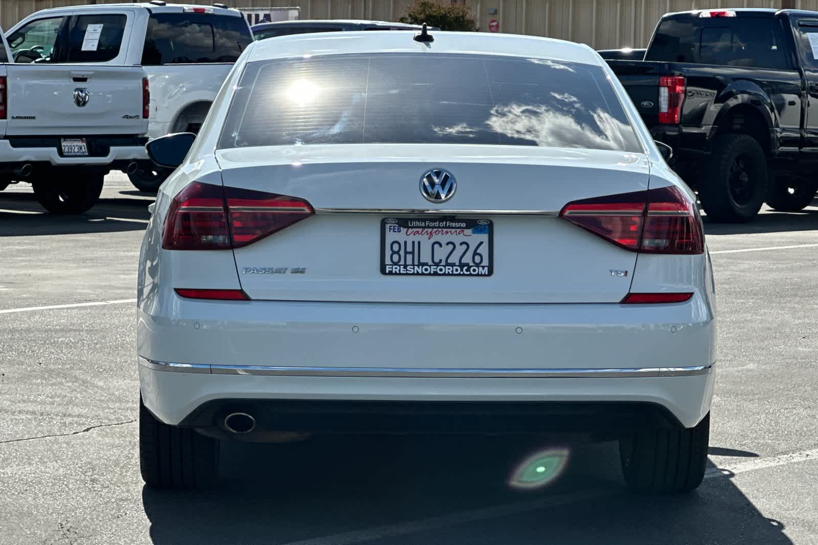 Thumbnail: 2018 Volkswagen Passat - 8