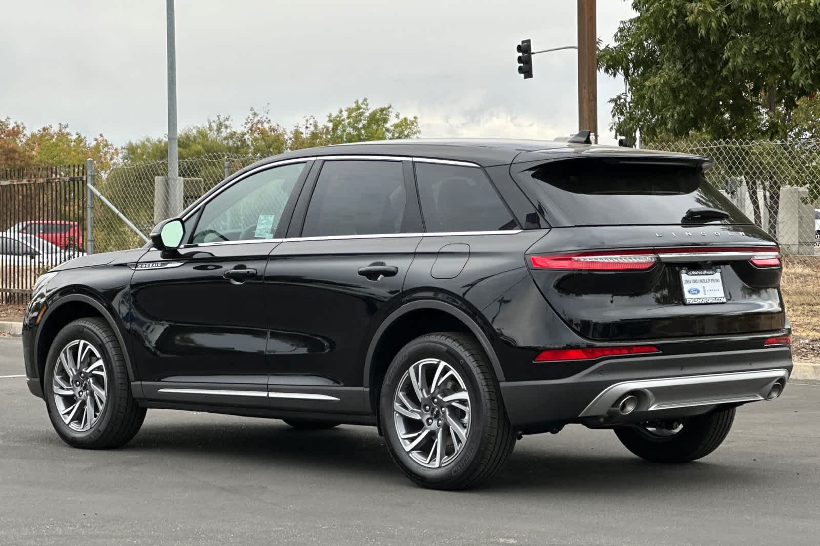 Thumbnail: 2025 Lincoln Corsair - 6