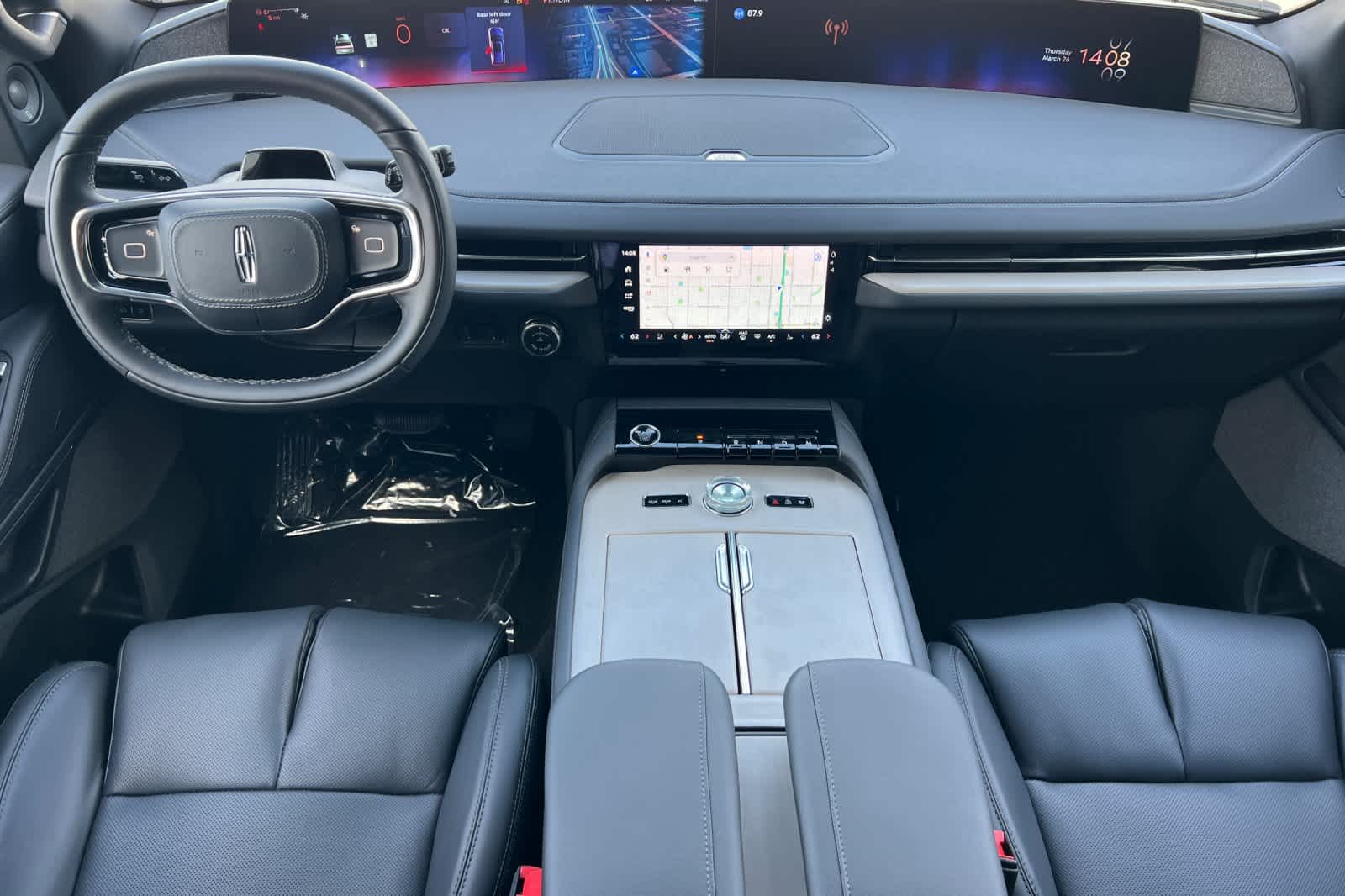 Thumbnail: 2026 Lincoln Navigator - 3