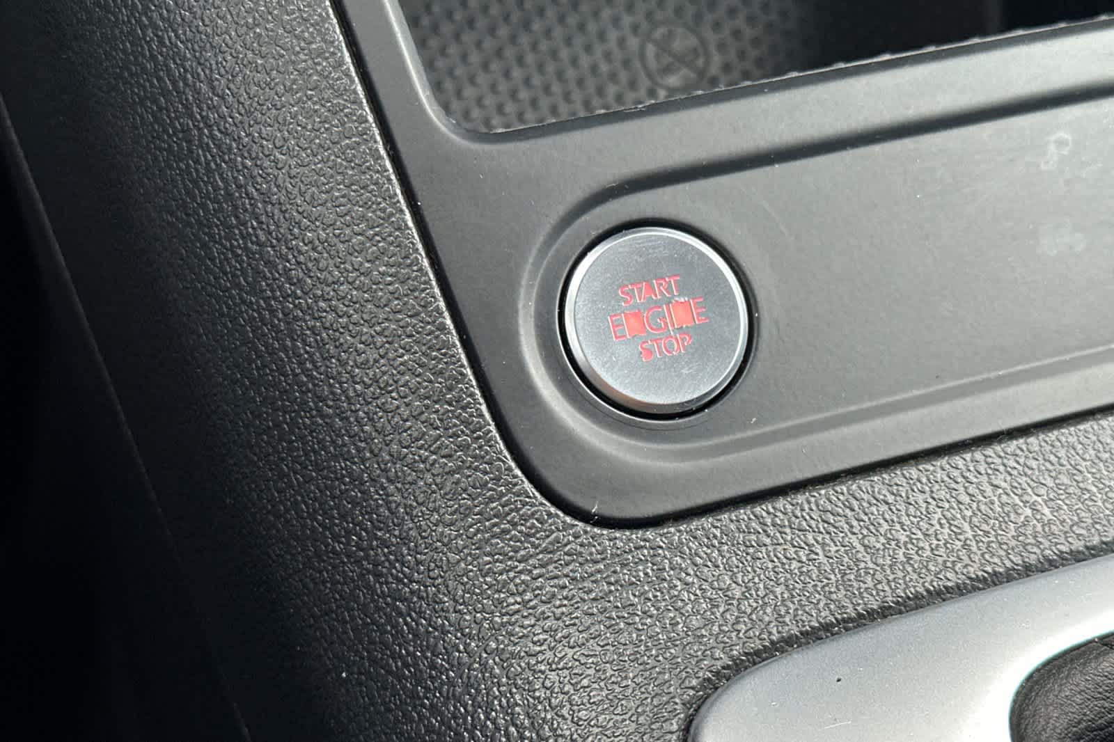 Thumbnail: 2014 Volkswagen Tiguan - 21