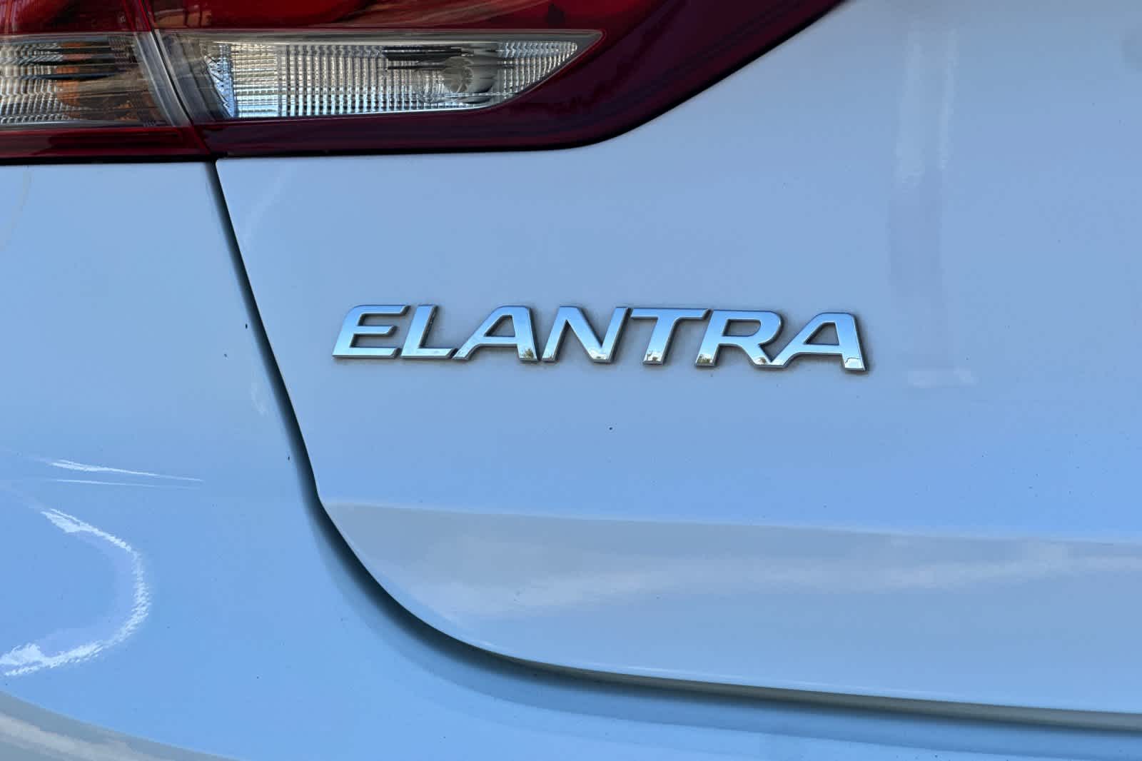 Thumbnail: 2017 Hyundai Elantra - 26