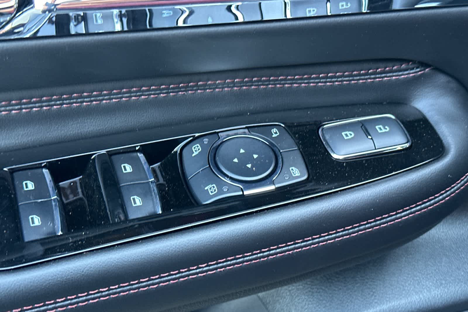 Thumbnail: 2025 Lincoln Corsair - 14