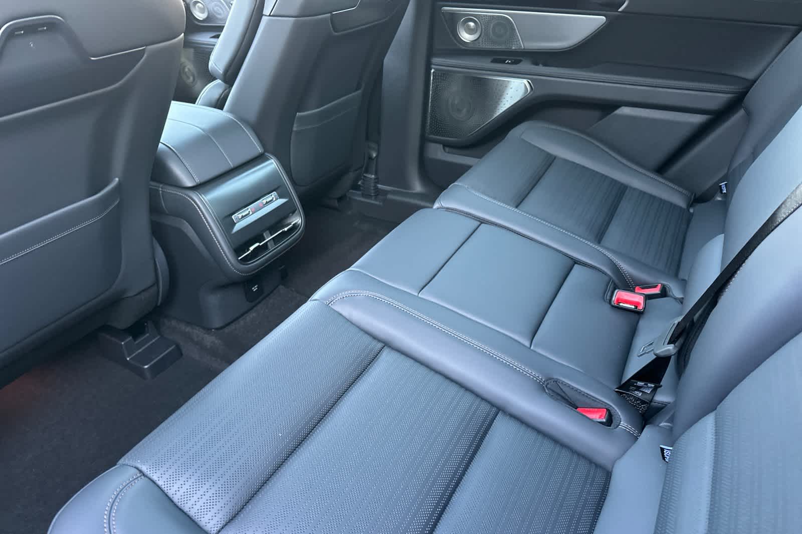 Thumbnail: 2026 Lincoln Nautilus - 4