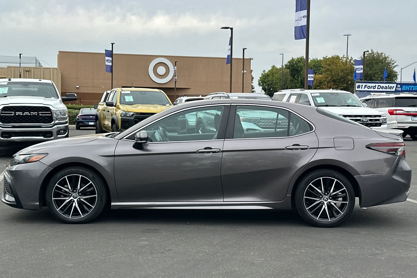 Thumbnail: 2022 Toyota Camry - 6