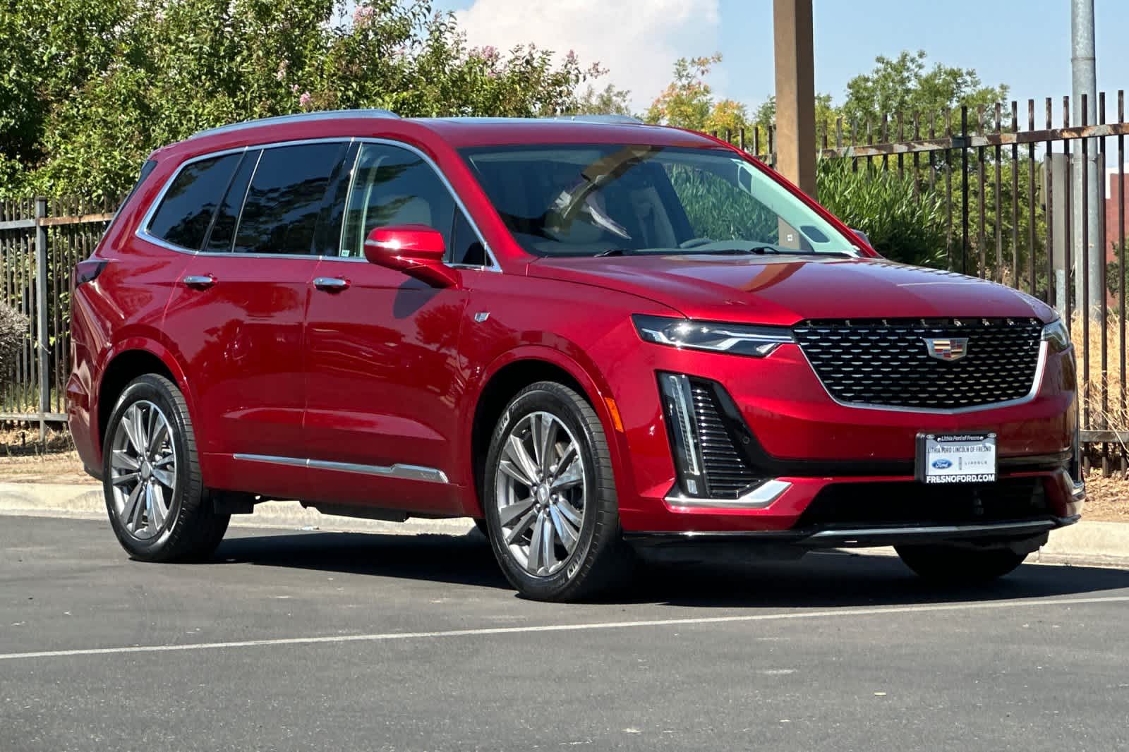 Thumbnail: 2021 Cadillac XT6 - 9