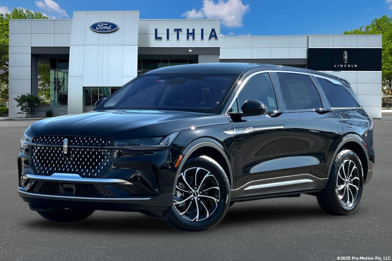 2026 Lincoln Nautilus Premiere AWD's photo