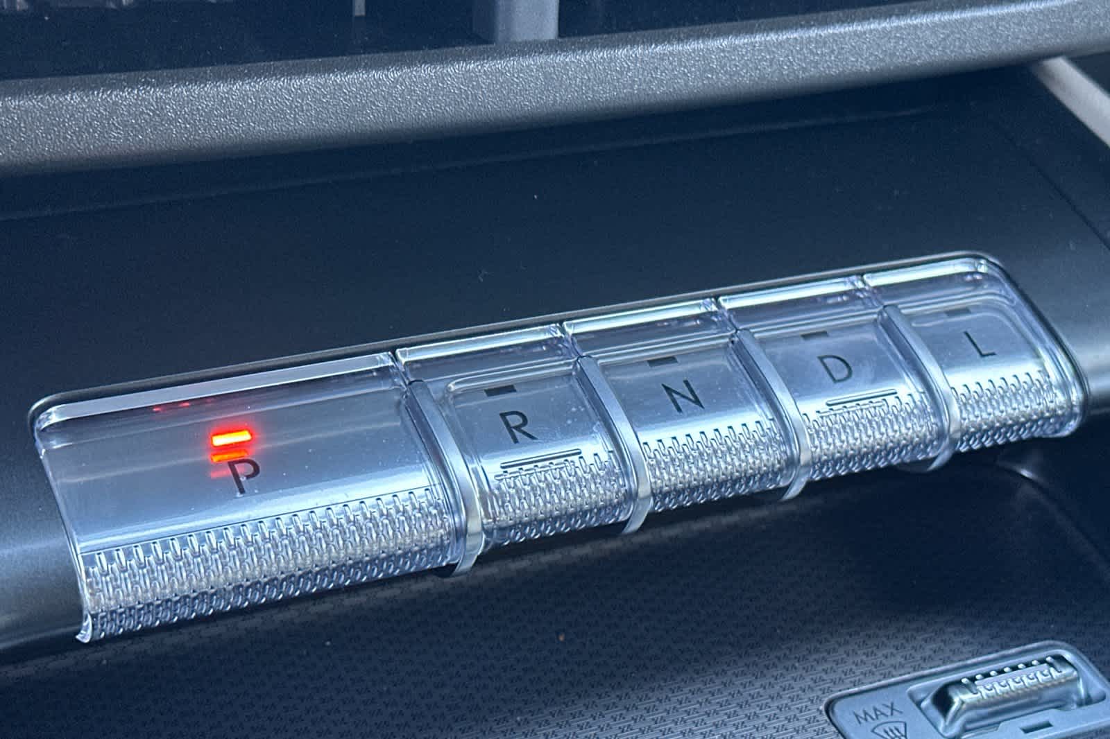 Thumbnail: 2025 Lincoln Nautilus - 21