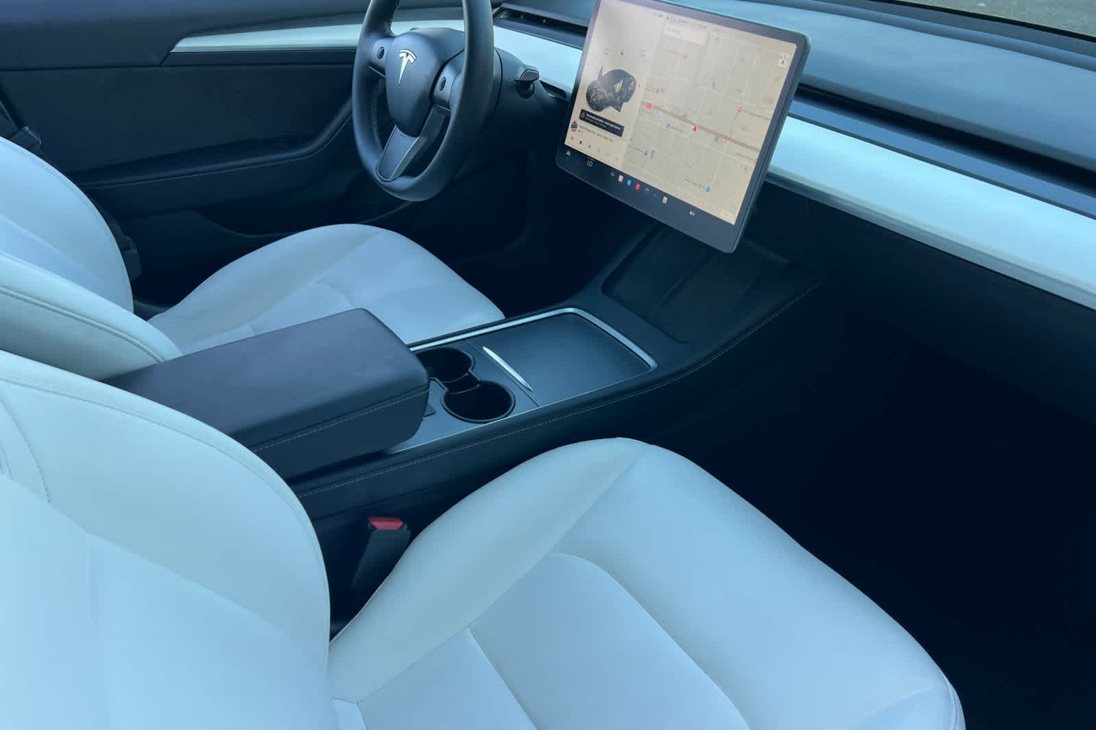 Thumbnail: 2022 Tesla Model 3 - 15