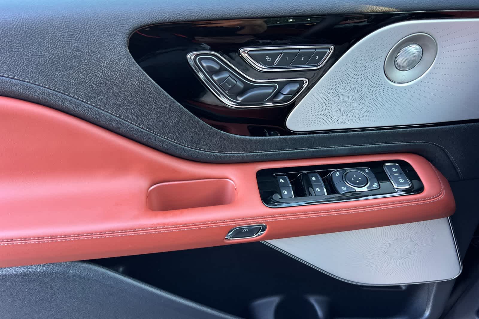 Thumbnail: 2025 Lincoln Aviator - 13