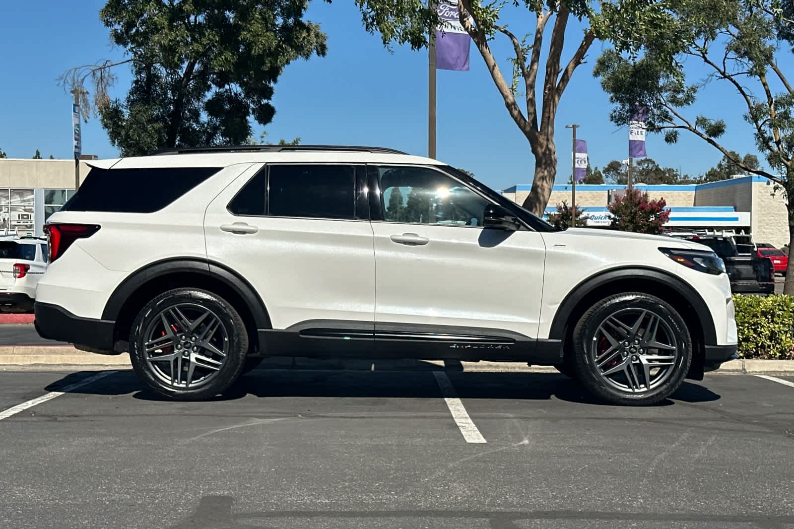 Thumbnail: 2025 Ford Explorer - 8
