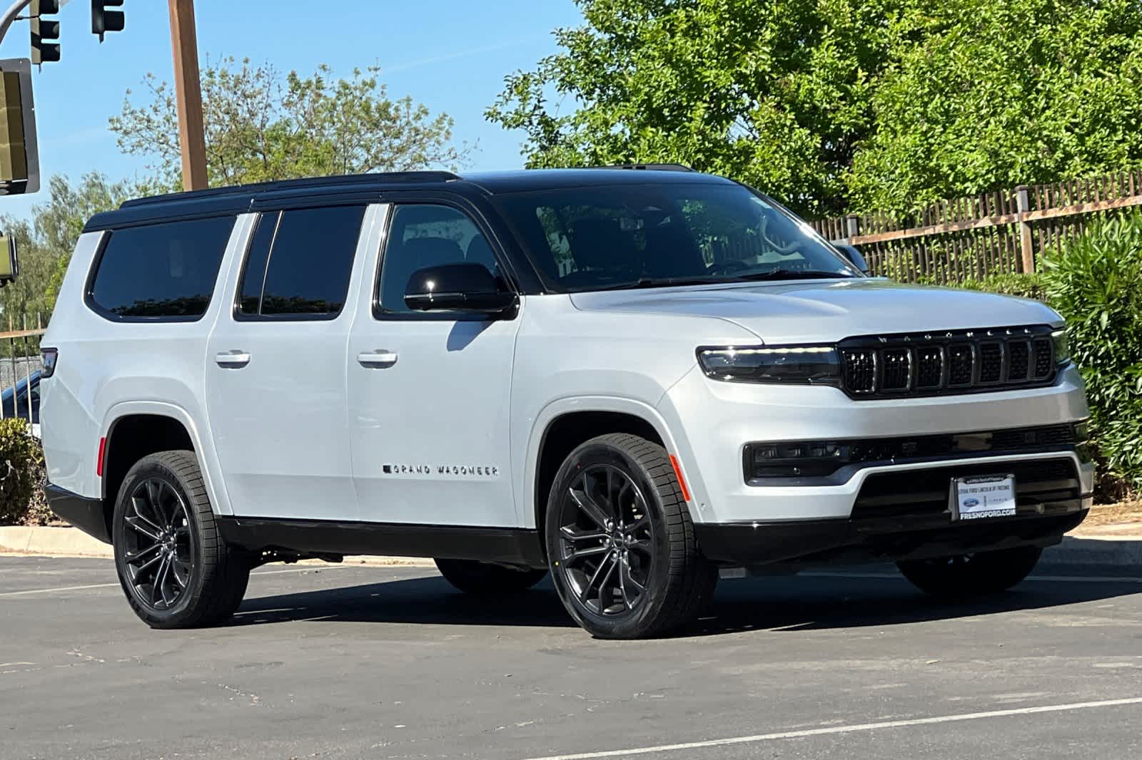 Thumbnail: 2024 Jeep Grand Wagoneer L - 10