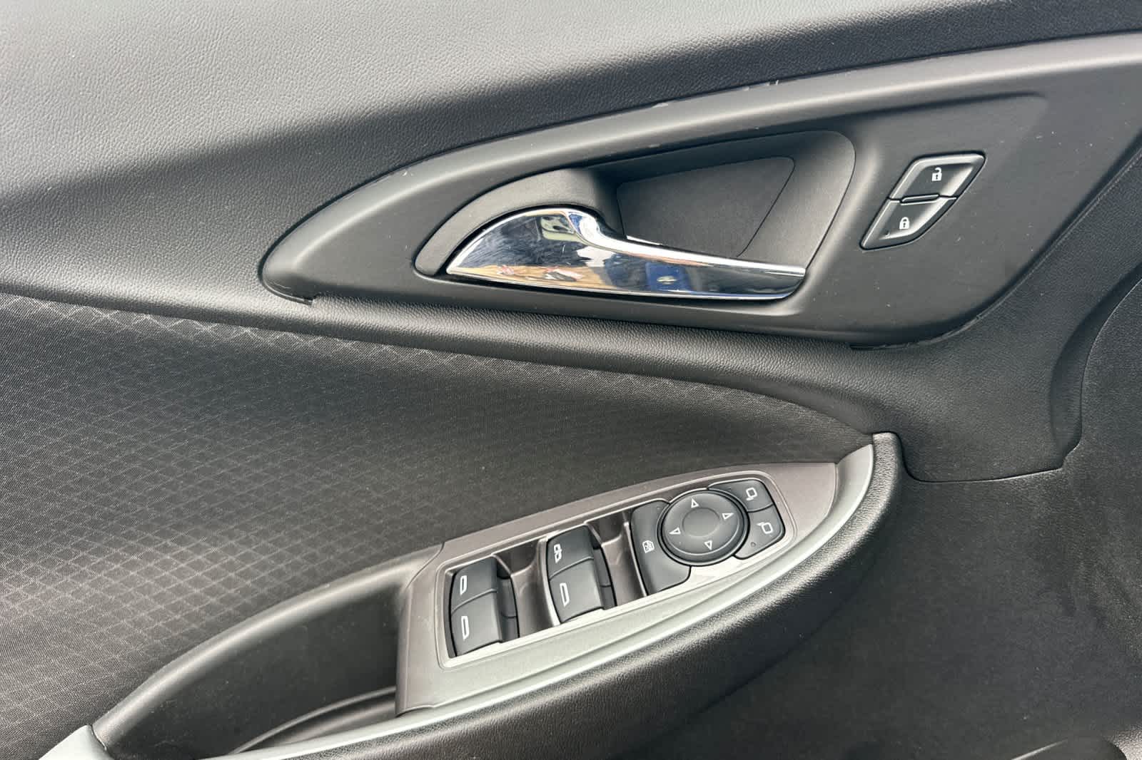 Thumbnail: 2023 Chevrolet Malibu - 12