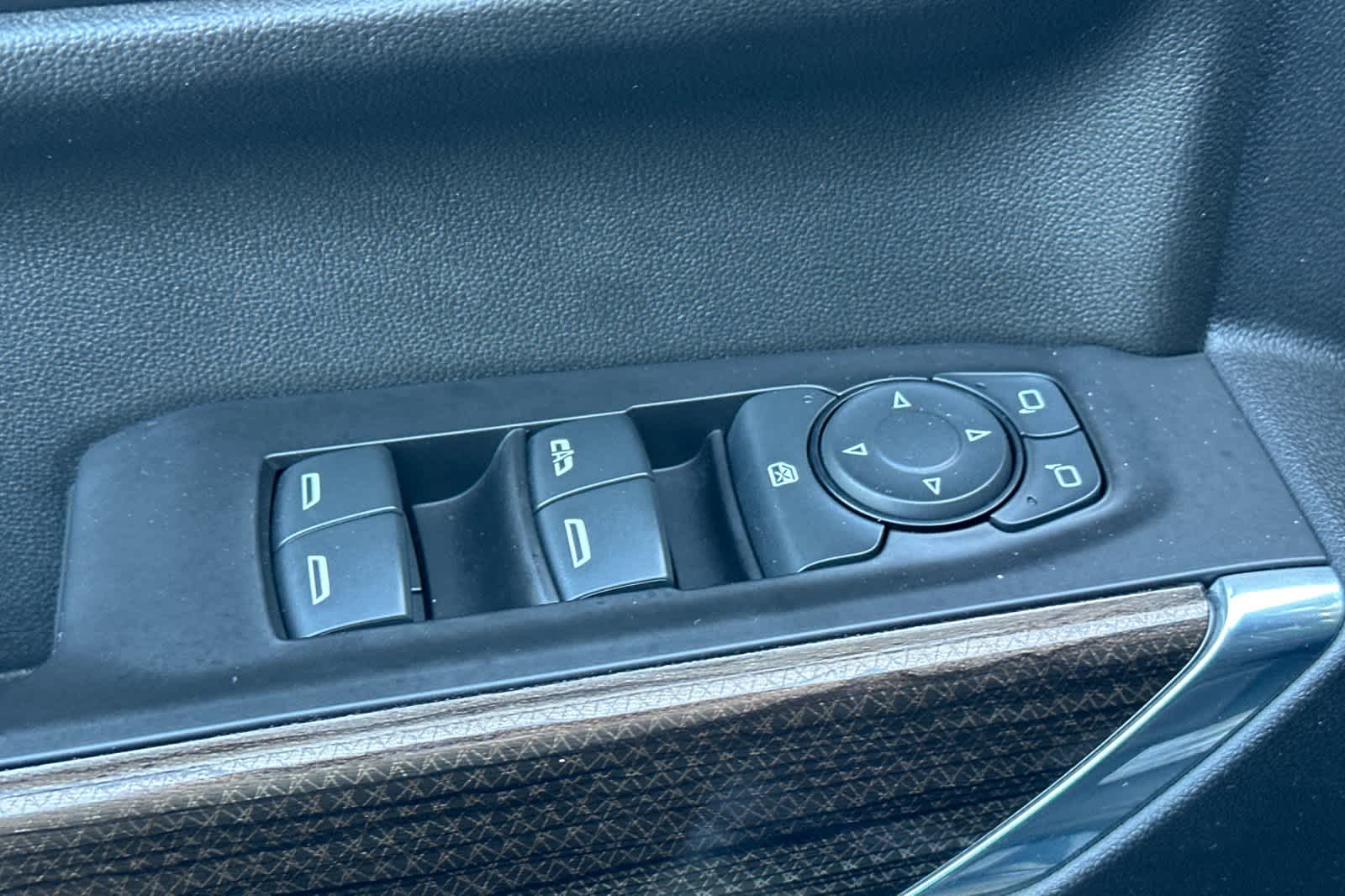 Thumbnail: 2020 Chevrolet Silverado 1500 - 14