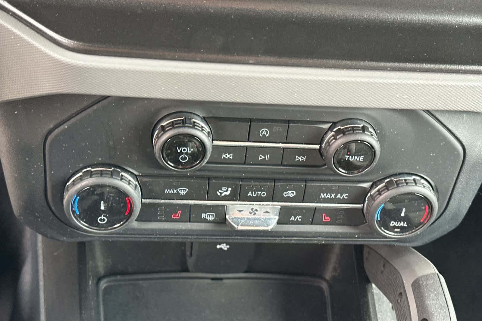 Thumbnail: 2022 Ford Bronco - 21