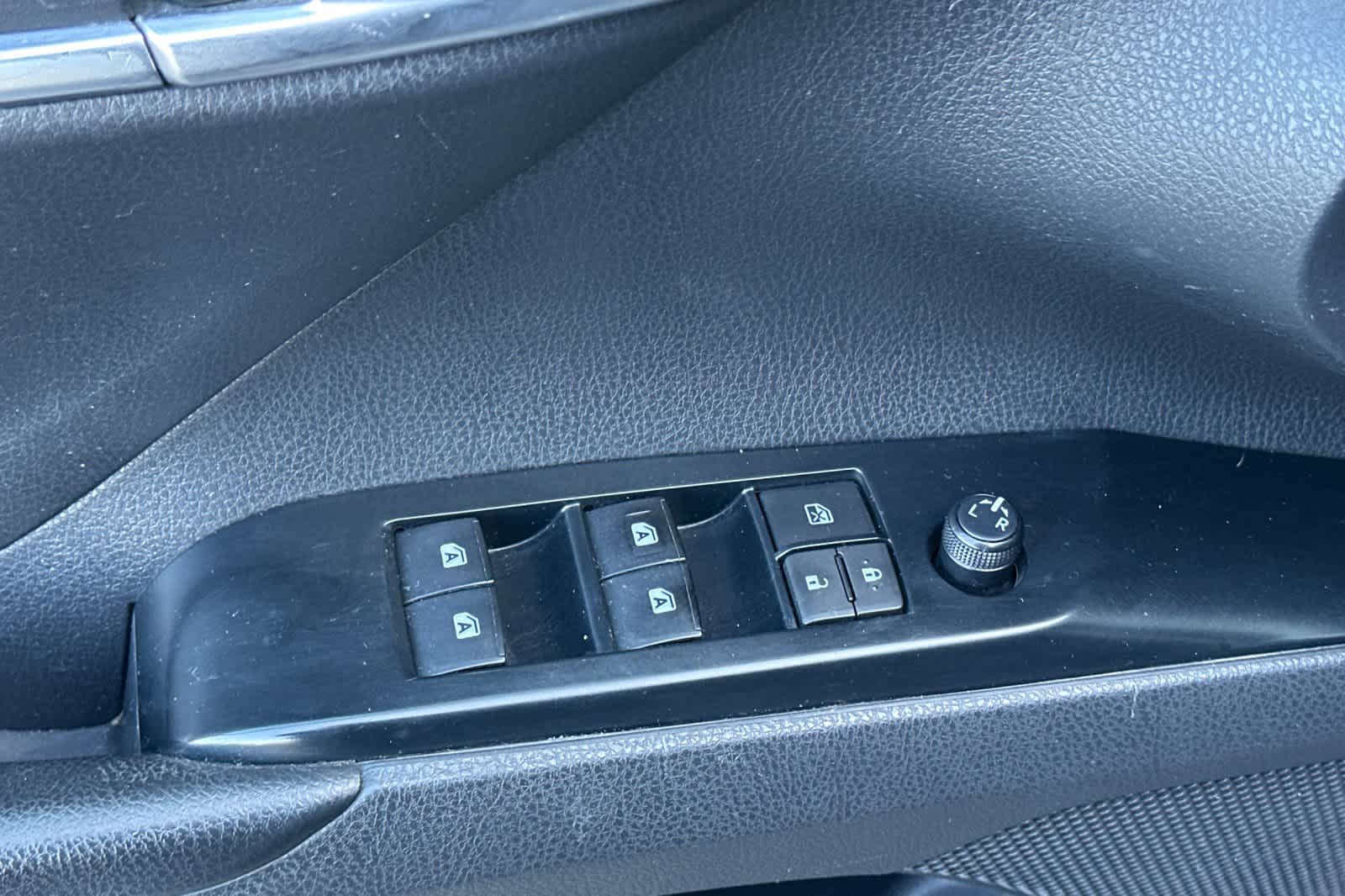 Thumbnail: 2019 Toyota Camry - 13