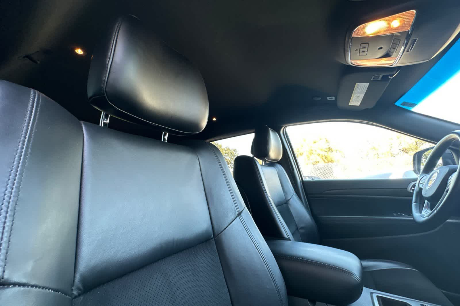 Thumbnail: 2018 Jeep Grand Cherokee - 18