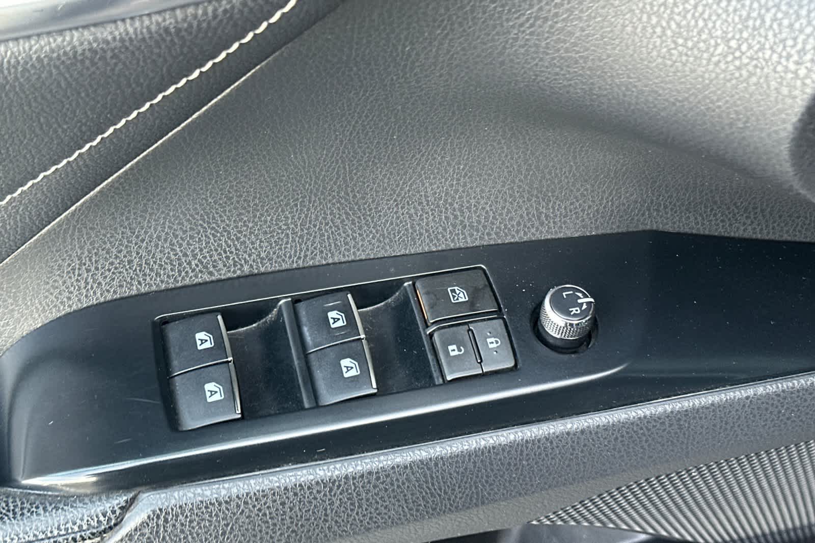 Thumbnail: 2018 Toyota Camry - 13