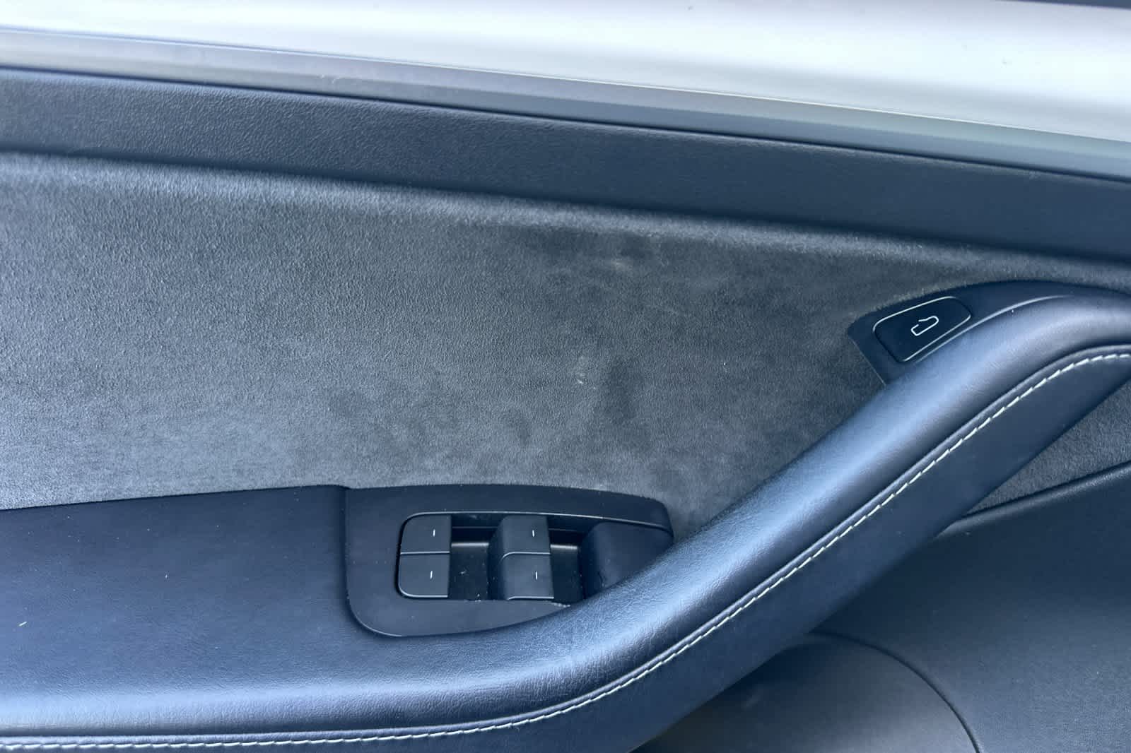 Thumbnail: 2022 Tesla Model 3 - 12