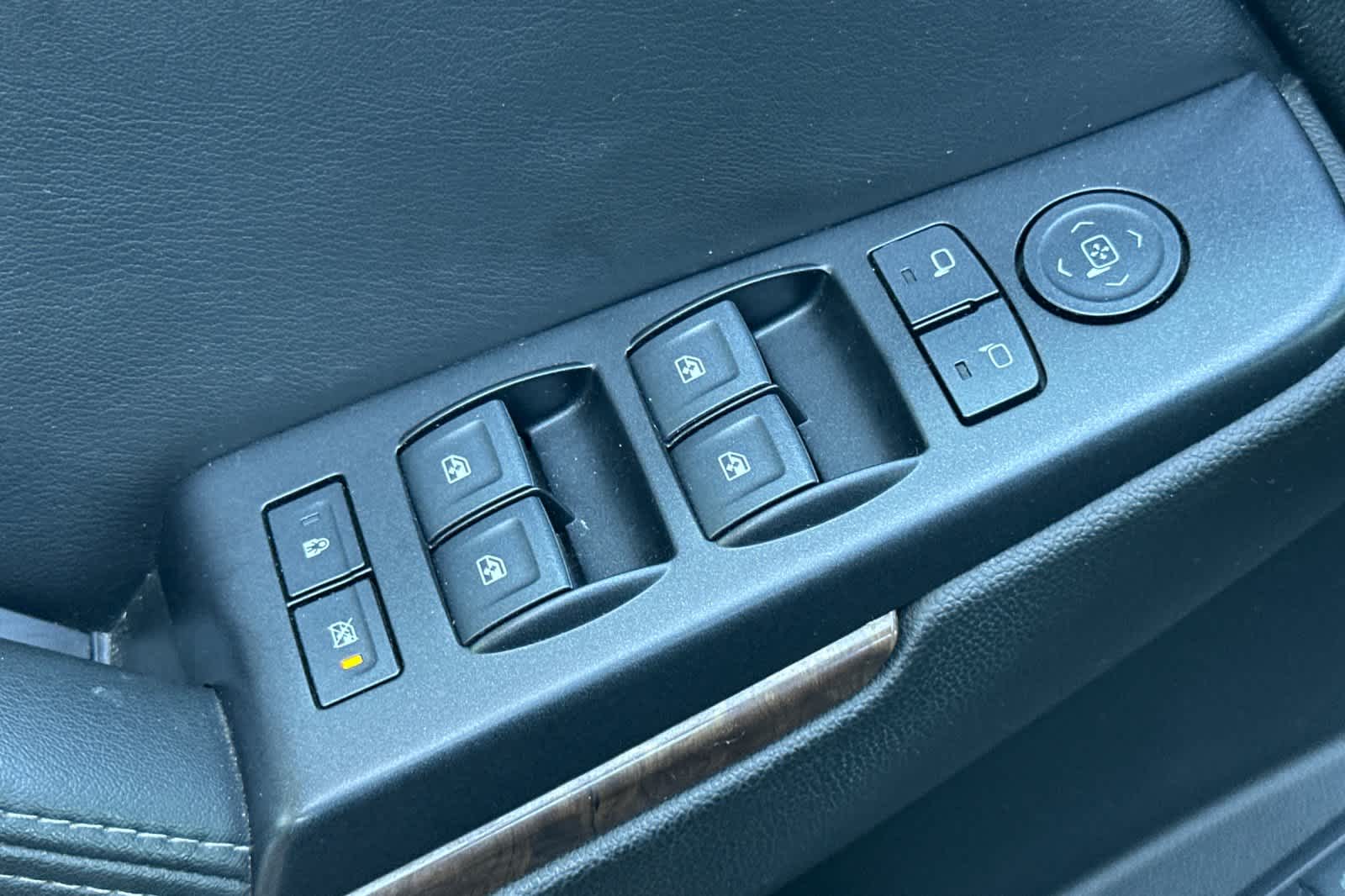Thumbnail: 2019 Chevrolet Tahoe - 12