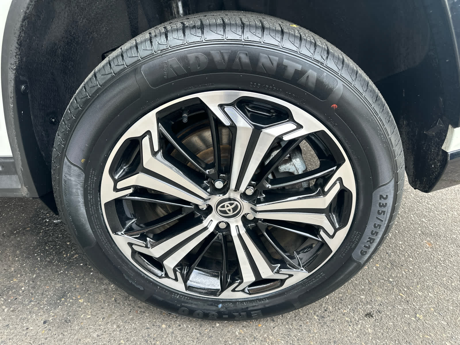 Thumbnail: 2022 Toyota RAV4 - 16